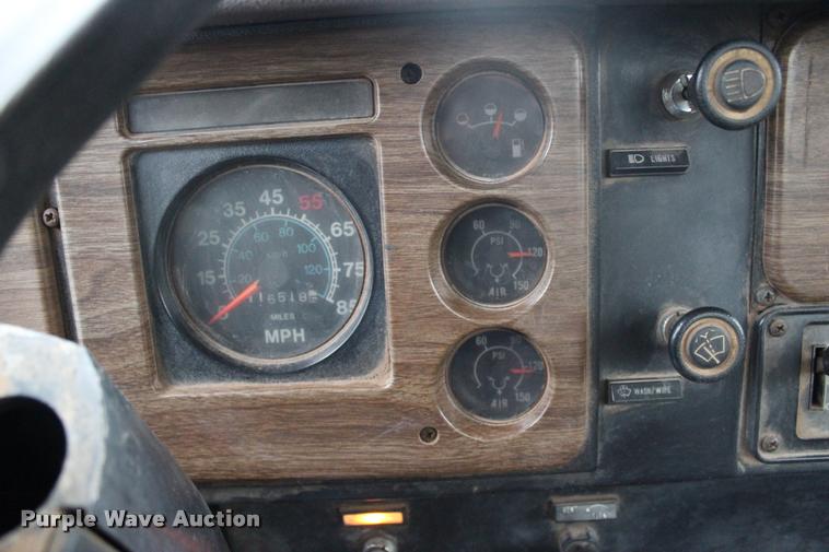 image for item L4991 1981 International S1900 fuel truck