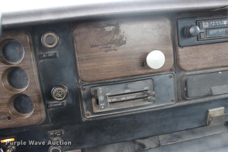 image for item L4991 1981 International S1900 fuel truck