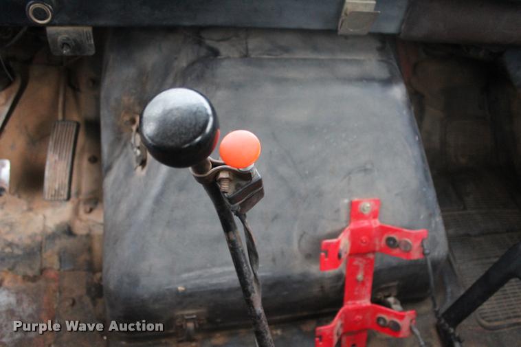 image for item L4991 1981 International S1900 fuel truck