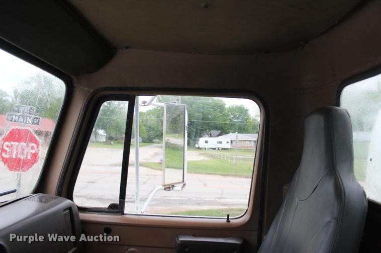 image for item L4991 1981 International S1900 fuel truck