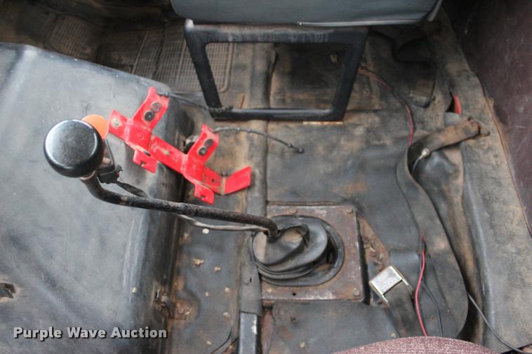 image for item L4991 1981 International S1900 fuel truck