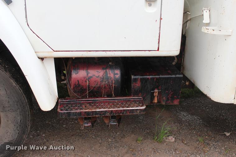 image for item L4991 1981 International S1900 fuel truck