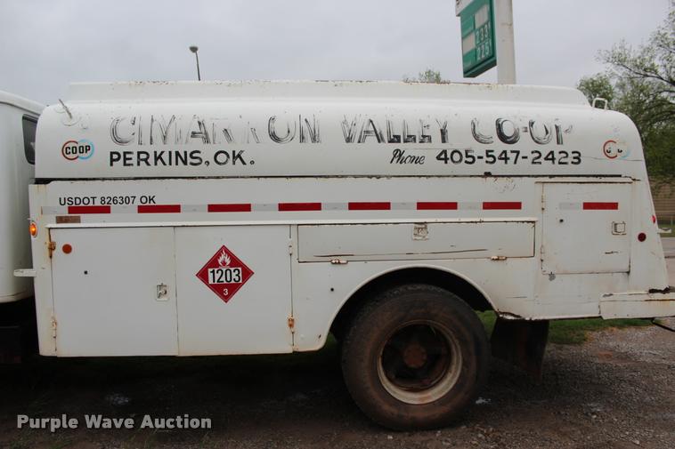 image for item L4991 1981 International S1900 fuel truck