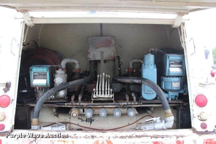 image for item L4991 1981 International S1900 fuel truck