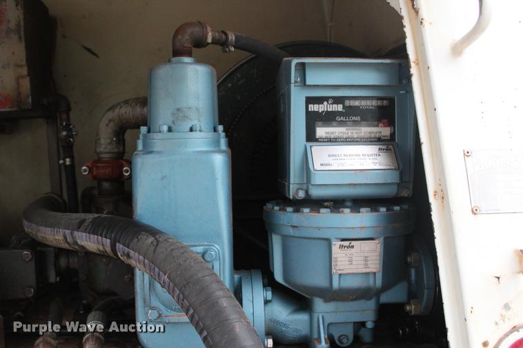 image for item L4991 1981 International S1900 fuel truck