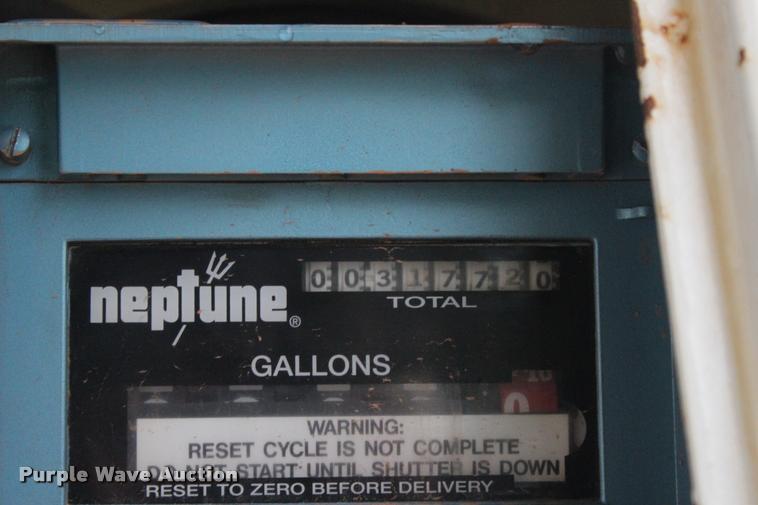 image for item L4991 1981 International S1900 fuel truck