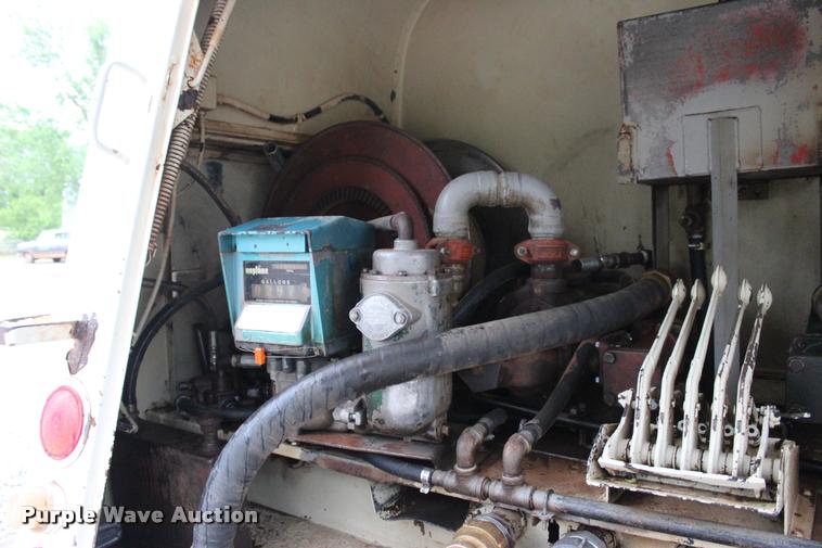 image for item L4991 1981 International S1900 fuel truck