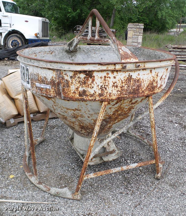 Gar-Bro 427-R concrete bucket in Tulsa, OK | Item DJ9890 sold | Purple Wave
