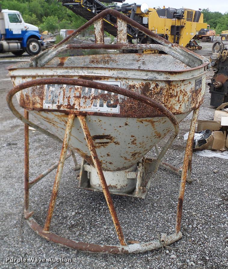Gar-Bro 427-R concrete bucket in Tulsa, OK | Item DJ9890 sold | Purple Wave