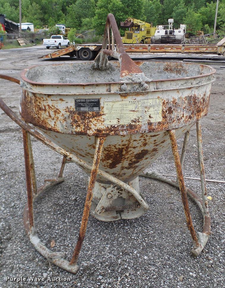 Gar-Bro 427-R concrete bucket in Tulsa, OK | Item DJ9890 sold | Purple Wave