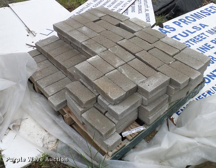 Approximately 100 bricks in Tulsa, OK | Item DJ9899 sold | Purple Wave