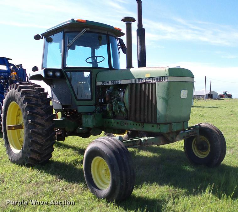 image for item DA6181 1981 John Deere 4440 tractor
