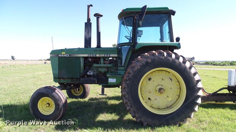 image for item DA6181 1981 John Deere 4440 tractor