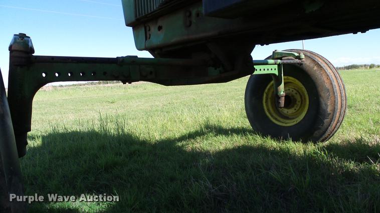 image for item DA6181 1981 John Deere 4440 tractor