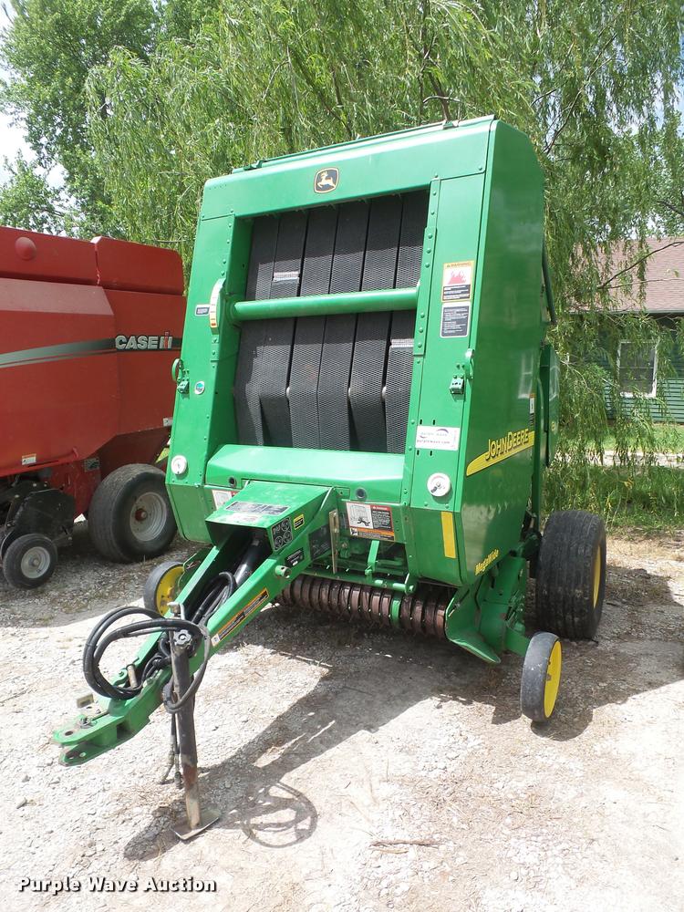 image for item DA6326 2005 John Deere 467 round baler