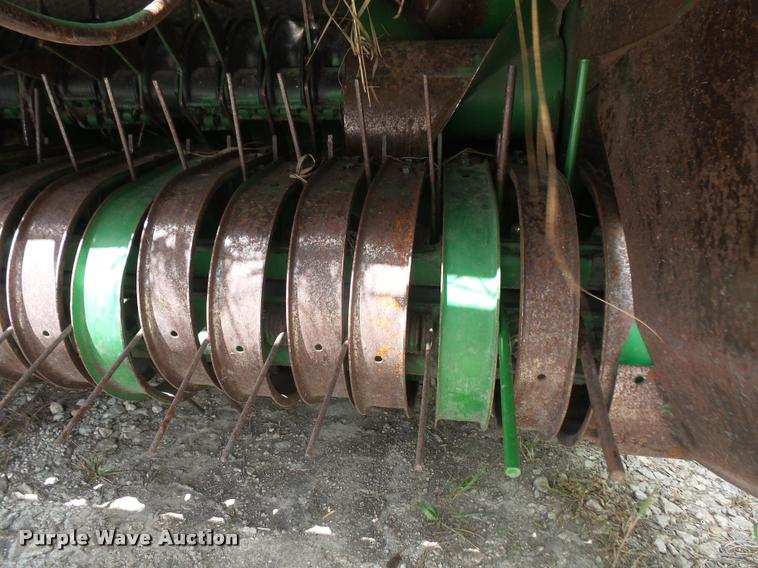 image for item DA6326 2005 John Deere 467 round baler