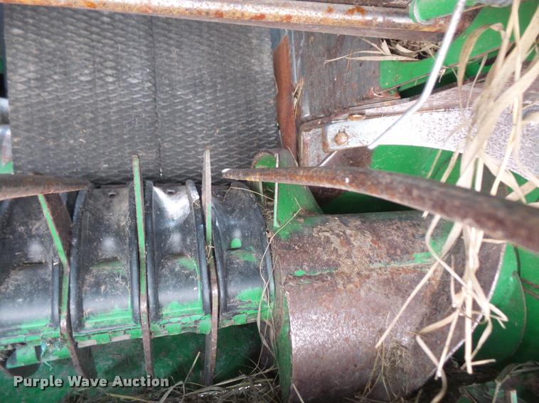 image for item DA6326 2005 John Deere 467 round baler