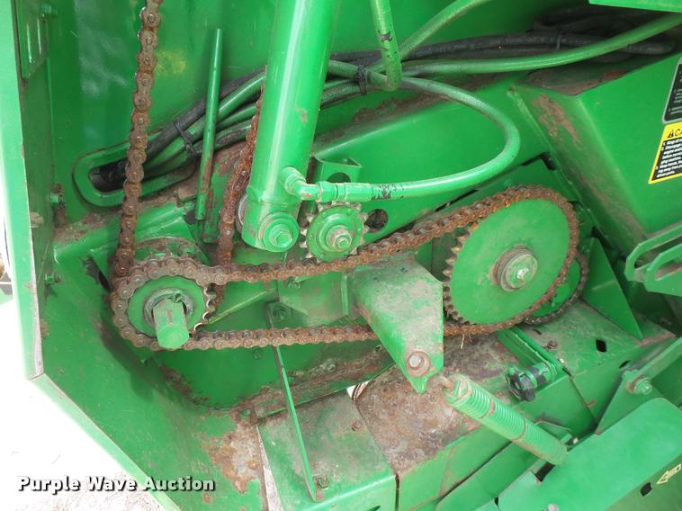 image for item DA6326 2005 John Deere 467 round baler