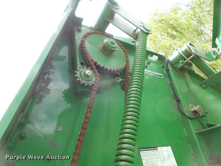 image for item DA6326 2005 John Deere 467 round baler
