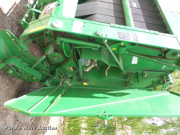 image for item DA6326 2005 John Deere 467 round baler