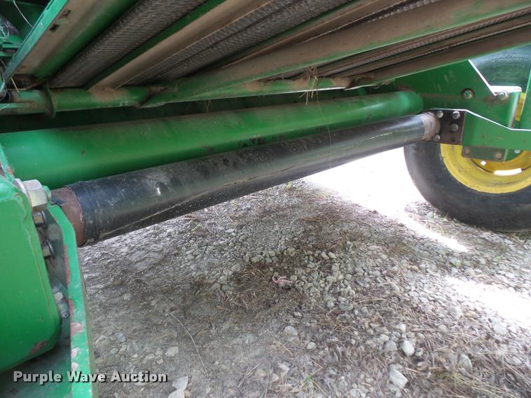 image for item DA6326 2005 John Deere 467 round baler