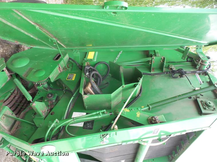 image for item DA6326 2005 John Deere 467 round baler