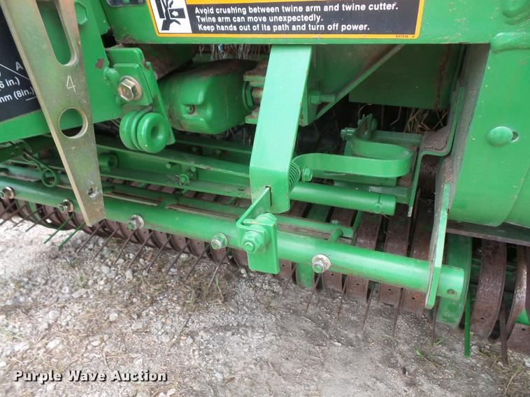 image for item DA6326 2005 John Deere 467 round baler