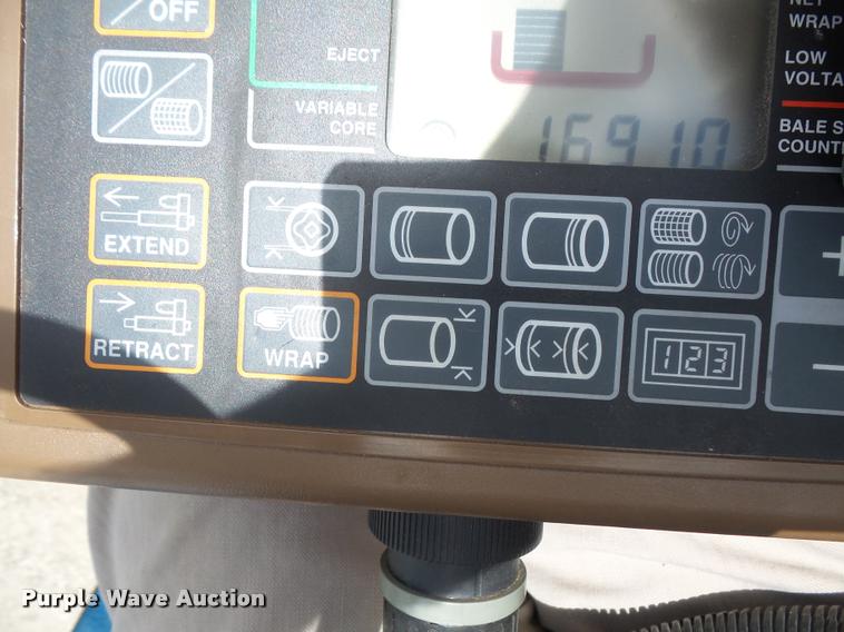 image for item DA6326 2005 John Deere 467 round baler