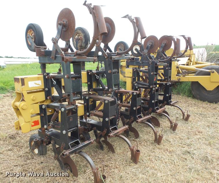 image for item DA6337 Landoll cultivator