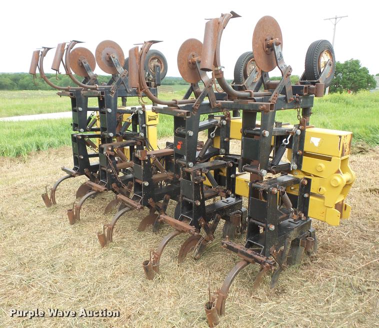 image for item DA6337 Landoll cultivator
