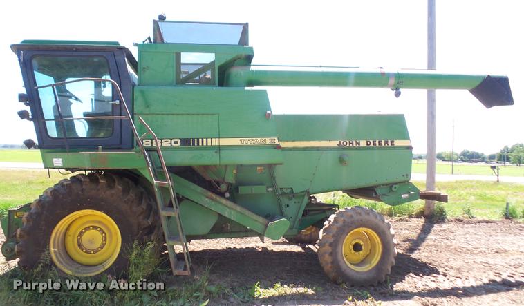 image for item DA6387 John Deere 8820 Titan II combine