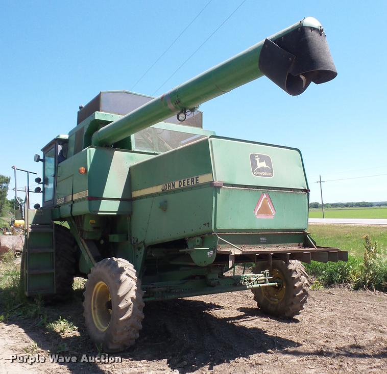 image for item DA6387 John Deere 8820 Titan II combine