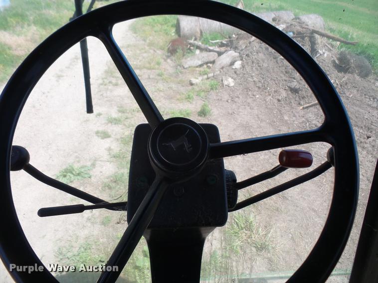 image for item DA6387 John Deere 8820 Titan II combine