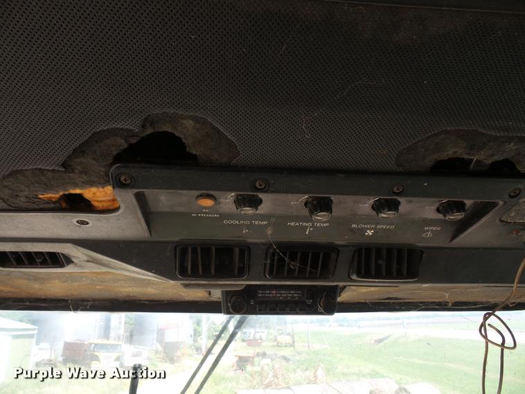 image for item DA6387 John Deere 8820 Titan II combine