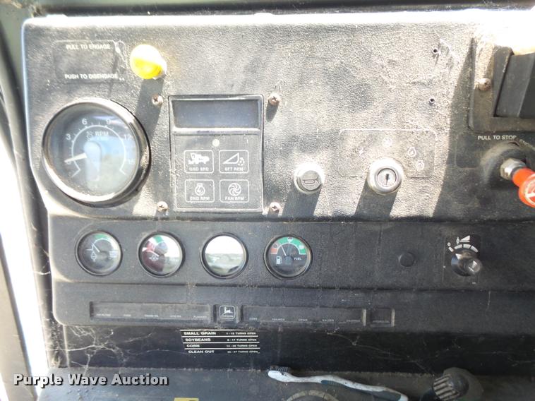 image for item DA6387 John Deere 8820 Titan II combine