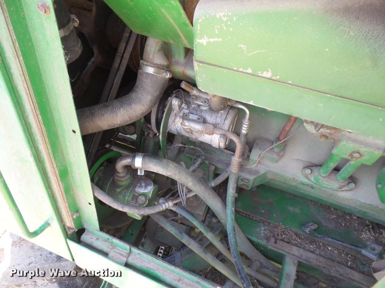 image for item DA6387 John Deere 8820 Titan II combine