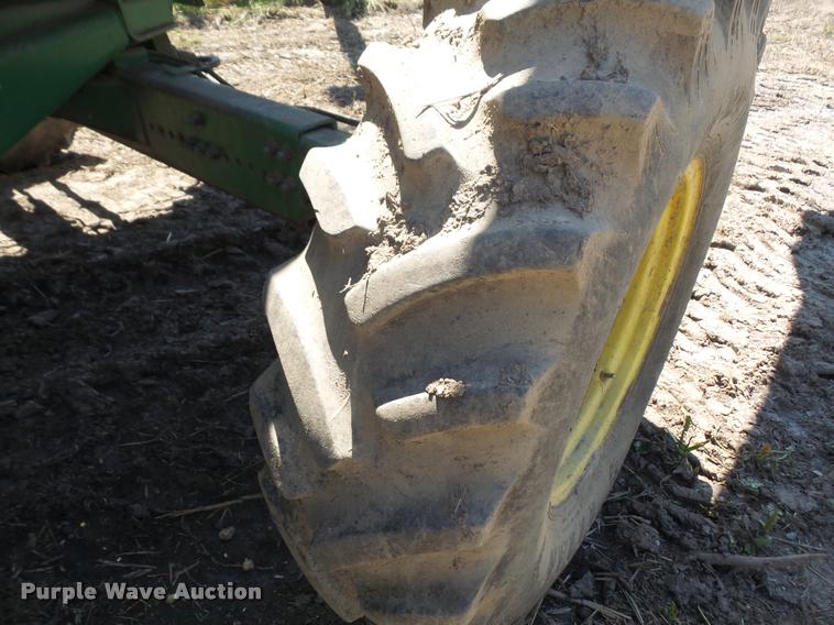 image for item DA6387 John Deere 8820 Titan II combine