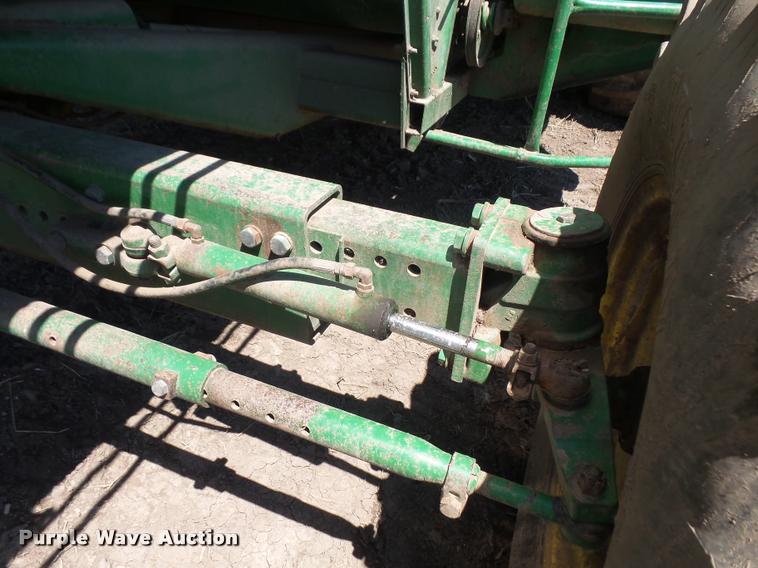 image for item DA6387 John Deere 8820 Titan II combine