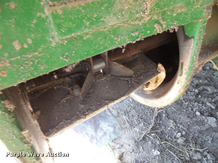 image for item DA6387 John Deere 8820 Titan II combine