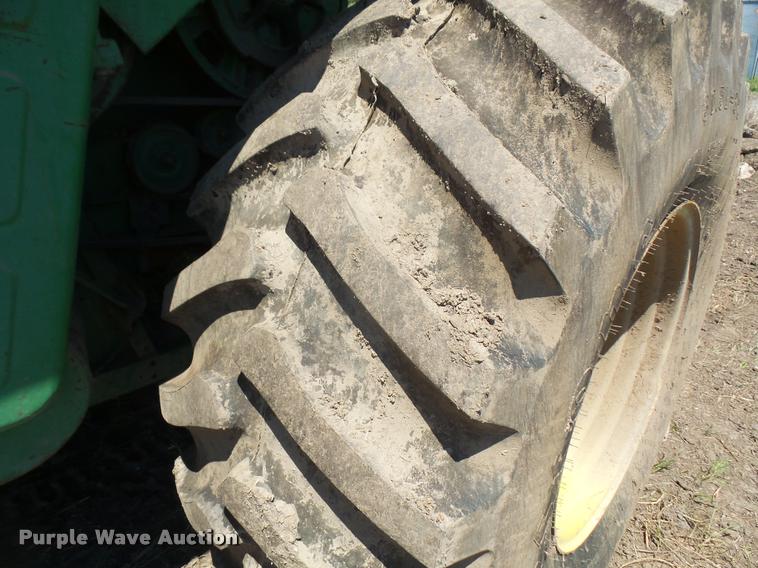 image for item DA6387 John Deere 8820 Titan II combine