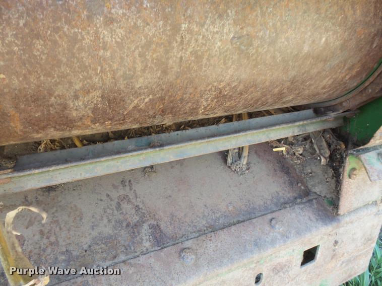 image for item DA6387 John Deere 8820 Titan II combine