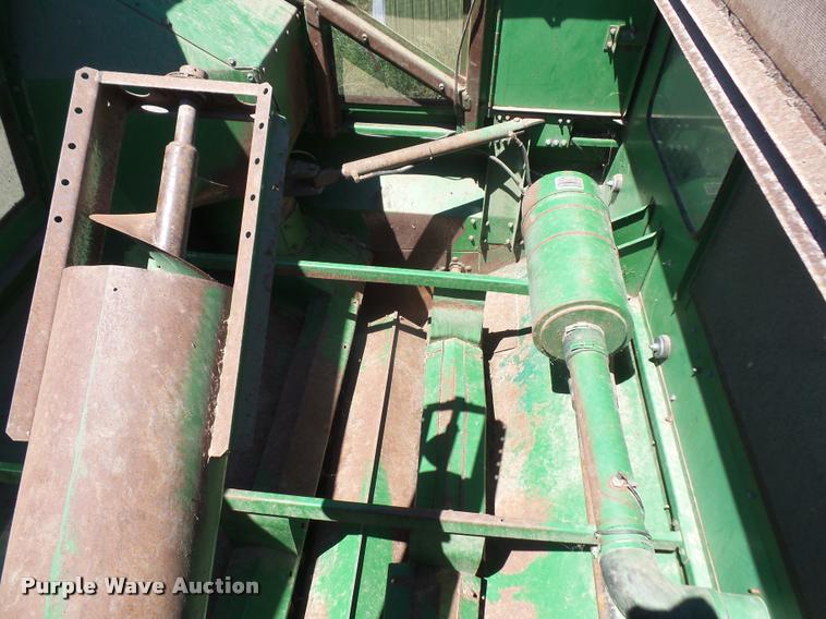 image for item DA6387 John Deere 8820 Titan II combine