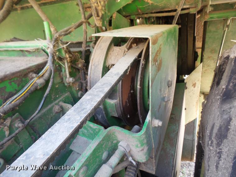 image for item DA6387 John Deere 8820 Titan II combine