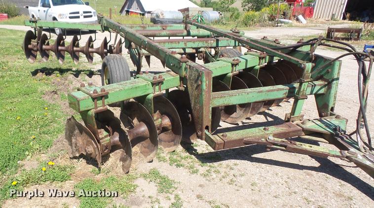image for item DA6389 John Deere 425 off-set disk