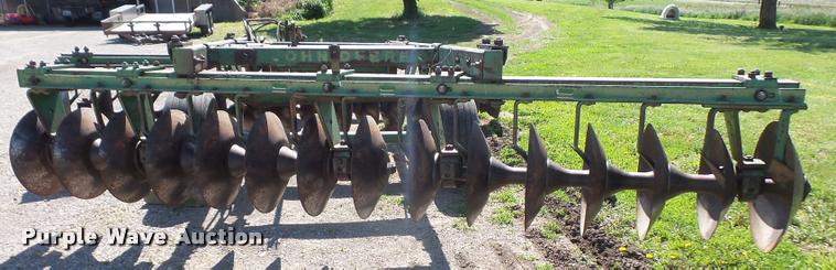 image for item DA6389 John Deere 425 off-set disk