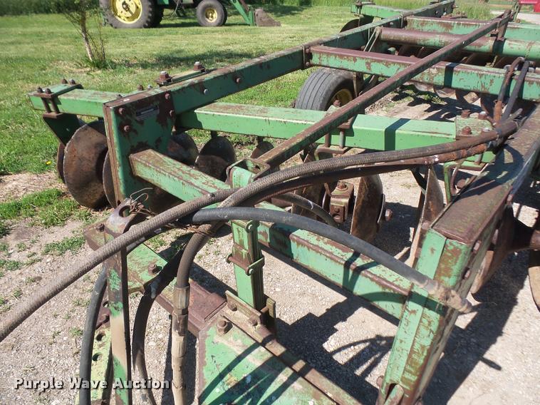 image for item DA6389 John Deere 425 off-set disk