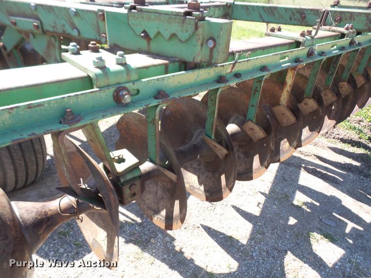 image for item DA6389 John Deere 425 off-set disk