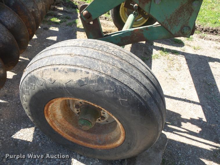 image for item DA6389 John Deere 425 off-set disk