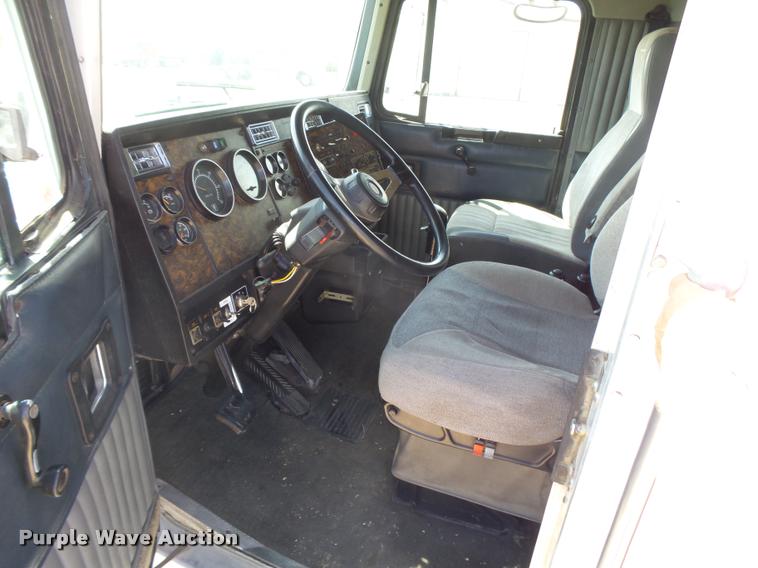 image for item DB2560 1998 Kenworth T800 silage truck