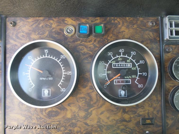 image for item DB2560 1998 Kenworth T800 silage truck